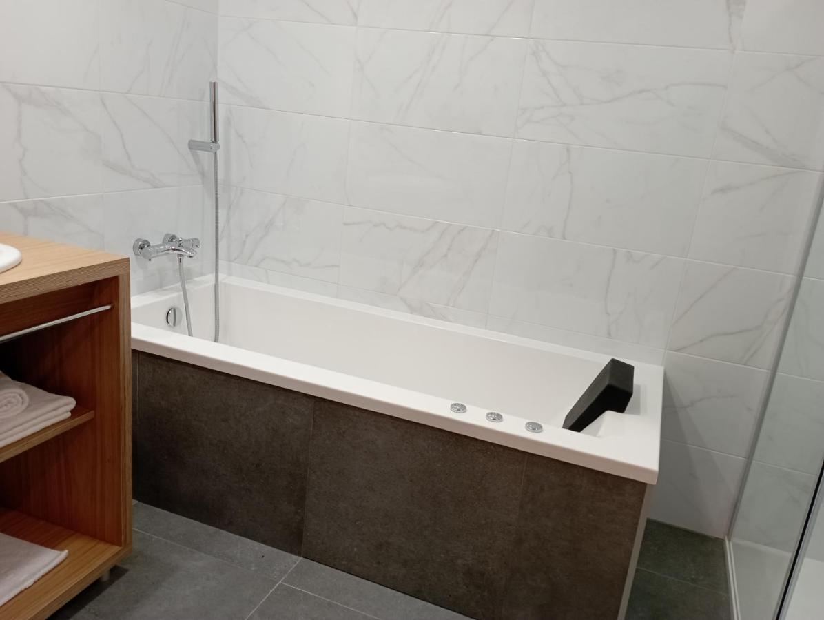 Praza Camelias Hotel Sarria Luaran gambar
